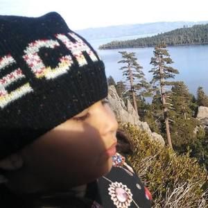 Meet your Posher, Aida